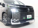 高輝度で点灯速度が速く、しかも消費電力の少ないLEDヘッドライトが装備されています!LEDの明るい光が走行中の視界の確保をサポートして、夜のドライブがより楽しく安全に運転できます♪