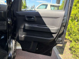 ☆クルマ買ったらエンジンオイル無料のテクノオートリアルです。納車時より走行距離4000キロ又は6ヶ月に一回のペースでご来店していただければ、エンジンオイル交換が無料です!工賃・オイル代金が0円!