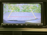 後方の状況を安全確認できるバックモニター。狭い場所での運転や駐車がよりスムーズになります。