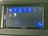 停車中に、テレビや動画を楽しむことができます。長距離移動や待ち時間も快適に過ごせます。様々なコンテンツを気軽に楽しめます。