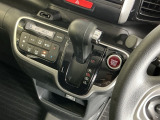 発進時から滑らかに加速する無段階変速のCVTはストップ&ゴーの多い街の中も快適です