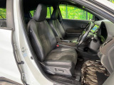 運転席シート廻りは使用感も少なく、良好な状態となっています。丁寧に使われていたことがよくわかりますね。