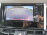 バックガイドモニターで、後方を確認しながら安心して駐車することができます。運転初心者も熟練者も必須の機能ですよ!