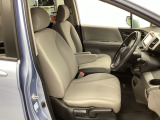 自社整備工場で点検整備をおこなってからお渡ししています。車検が残っている場合は『12ヶ月点検整備』を、車検整備付きの場合は『車検整備』をおこないます。整備費用は車両本体価格に含まれています。