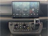 新しく生まれ変わったインフォテイメントシステム「Pivi Pro」を搭載します。AppleCarPlay / Android Auto接続にも対応。より直感的でスマートな操作が可能となります。