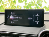 快適なドライブをサポートする機能が満載です。目的地設定も簡単に行えます。