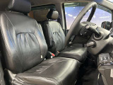 運転席も広々としており運転しやすい環境を実現しています☆