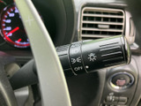 操作しやすい位置に配置されたウインカーレバーです。オートリターン機能により、運転操作の負担を軽減します。安全確認をサポートする機能です。