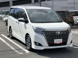 おひとり、恋人、ご友人、ご家族など、少人数でも大人数でもお出かけが楽しめます。この車で楽しいドライビングライフを送りましょう♪