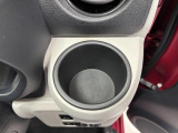 【運転席ドリンクホルダー】