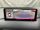 狭い場所での駐車やすれ違いなどでより的確な運転操作に役立つ360&deg;ビューモニターが装備されています。