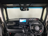 【前方視界】開放的な前方視界!運転がしやすく疲れにくいです♪窓が大きく、見通しがとっても良いおクルマですよ♪