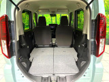 普段のお買い物や通勤、送迎等に十分な荷室スペースを確保しております。セカンドシートを倒すと、大きな荷物の積載も可能です♪