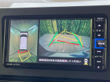 【マルチテレインモニター】車のフロントやサイドのカメラ画像を同時にモニター表示することで、悪路や狭い道を走行時でも周囲の状況確認ができ安心!本格SUVにうれしい装備です♪