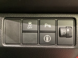 ハンドルの右側にはヘットライトリベライザーとHondaセンシング用のメインスイッチがついています。ヘッドライトリベライザーは道路状況や積荷の加重に応じてライトの高さを調節できます。
