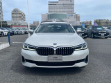 【キドニーグリル】BMWは約90年もの間、ほぼ全ての車両にひと目でBMWだと分かるこの特徴的なフロントグリルが備えられ、デザイン・アイコンとして親しまれてきました。