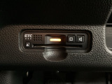 ETCが付いてます。ETC搭載車しか通過できないスマートICが利用できるようになりますよ!現在スマートICの設置箇所も増えてきているので、高速道路利用の幅が広がりますね☆