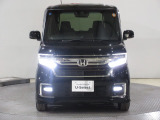 ハロゲンより明るく、より遠くまでさらなる安心感のあるLEDヘッドライトを採用。点灯忘れも防止できるオートライトコントロール機構付きです。