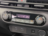 オートエアコンで温度を設定するだけで快適な車内環境を維持することができます!