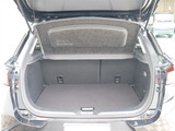『1台』のお車に対して、3名体制で日々議論を重ね仕入れを行っております。