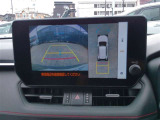 バックガイドモニターで、後方を確認しながら安心して駐車することができます。運転初心者も熟練者も必須の機能ですよ!