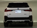 BMWのお車は、走行の安定性とコーナリングの良さを追求し、思い通りにハンドルの操作可能です。試乗車もご用意しておりますので、ぜひ&ldquo;駆け抜ける歓びをご体感ください!