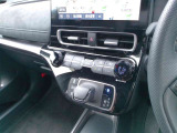 こまめな温度管理のできるオートエアコンがついたお車です