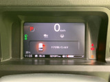 視認性の高いメーター類で、運転に必要な情報をしっかり確認できます。運転に集中できる、シンプルで機能的なデザインです。