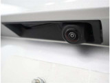 バックカメラが付いているので後方確認が非常にしやすいです。今や運転初心者も熟練者も必須装備!ついていて損はないですね♪