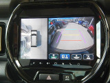 【全方位モニター】リバースに入れた際、車両全体を見渡している映像に切り替わります。また、見通しが悪い場所で便利な前方ワイド映像やすれ違いに便利な助手席側ワイド映像など切り替えが出来ますよ♪
