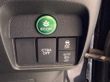 【シティブレーキアクティブシステム】低速走行時に前方の車両や障害物を検知し、衝突の危険があると自動でブレーキを作動させる安全支援機能です。