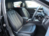 Audi車はどの車種も全てレザーハンドルです。そこにはAudiのこだわりがあり質感の高いレザーでしっかりと手に馴染み、高級感を演出します。