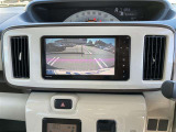 バックガイドモニターで、後方を確認しながら安心して駐車することができます。運転初心者も熟練者も必須の機能ですよ!