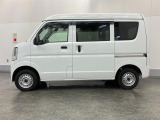 スライドドアなので狭い場所でも開閉しやすい