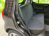 運転席周りのデザインはシンプルで操作しやすい配置。必要な情報を一目で確認でき、安全運転をサポートします。快適なドライブを楽しめます。