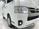 フォグランプ装着車です。暗い夜道の車両前方を明るく照らします