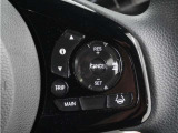◆アダプティブクルーズコントロール◆予め設定した車速内でクルマが自動的に加減速。前走車との適切な車間距離を維持しながら追従走行します。【LKAS】車線維持支援システムでステアリング操作を支援。
