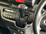 発進時から滑らかに加速する無段階変速のCVTはストップ&ゴーの多い街の中も快適です