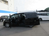 5ドアーで乗り降り荷物の出し入れ助かります。