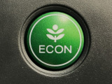 ★ECONスイッチ★ エコドライブを加速しよう!スイッチをONにすると、運転の仕方によるロスを抑え込み燃費をよくするようクルマが頑張ります(*^ー^*)燃費向上にチャレンジ♪