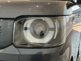 LEDヘッドライトは、点灯の瞬間から最大光量を発揮し、突然暗くなるトンネルなどでの安定感を高めます。