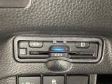 ハンドルの左側にETCがついています。高速道路の料金所の通過も楽々です。カードの取り出しもしやすい場所についています。
