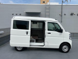 広い開口部のサイドビュー!乗り降りや荷物の積み下ろしがラクラク