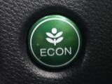 エンジン、エアコンなどを制御し低燃費な『ECONモード』に、また走りを楽しみたいとき、空調など快適性を重視したいときにはスイッチOFFで通常モードに切り替えができます!