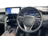 運転席まわりです。 各操作スイッチは使いやすい位置に配置されてます。