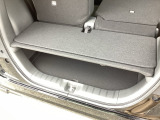 アイデア次第でいろいろな使い方ができる広くて使い勝手のいい荷室。