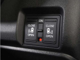 ◆両側電動スライドドア◆狭い駐車場でも乗り降りが楽々♪お子様が隣の車にドアを当ててしまう心配もございません!小さなお子様連れの方もこれで安心。
