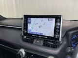 ナビゲーション付です。 ナビがあると便利、ラクラク何処でもいけます。 ナビが有るのと無いのとでは大きな違いですね。