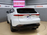 後ろが狭くてもサッと積める。途中で止められる安心のバックドア。後ろの駐車スペースが狭い時に重宝しますよ♪