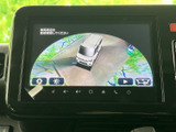 後方の状況を安全確認できるバックモニターです。狭い場所での駐車や後退時にも、より安心です。